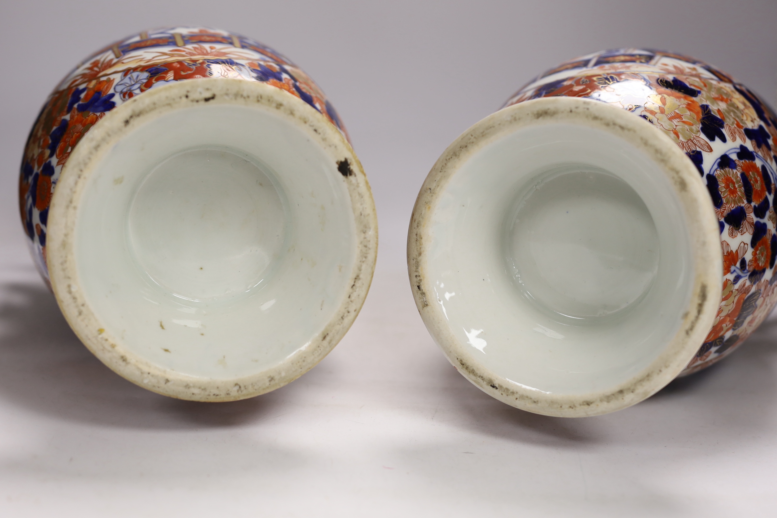 A pair of Japanese Imari vases, Meiji period, 36.5cm